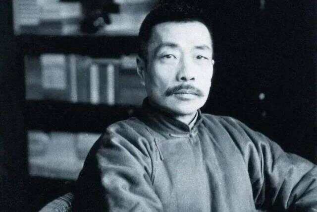 背心热销它的诞生与广州有关瓦力游戏app鲁迅同款毛(图5)