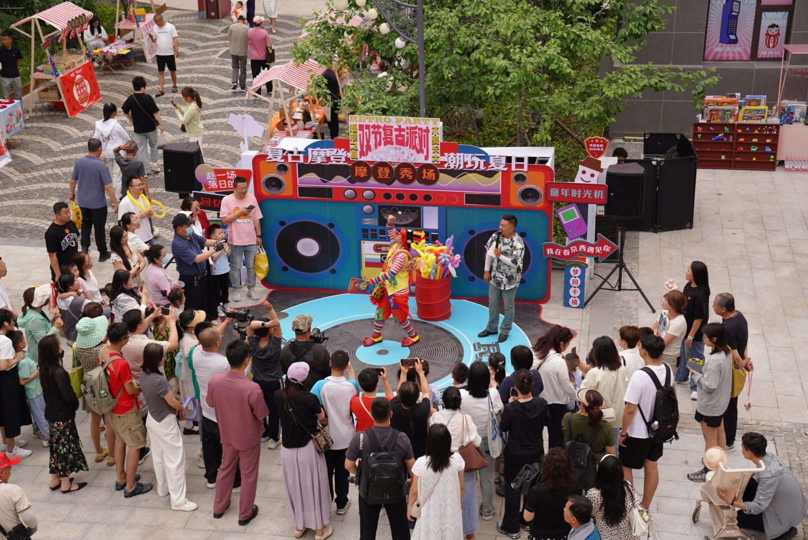 ｜月月有主题 老街潮流新瓦力游戏app消费新观察(图2)