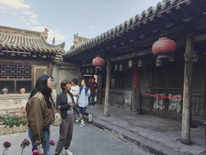 远扬！其中一位说：“见义勇为者请进来关说词讼者滚出去”…瓦力棋牌大同有处“新生”的“县长大院”因两位民国县长声名(图2)